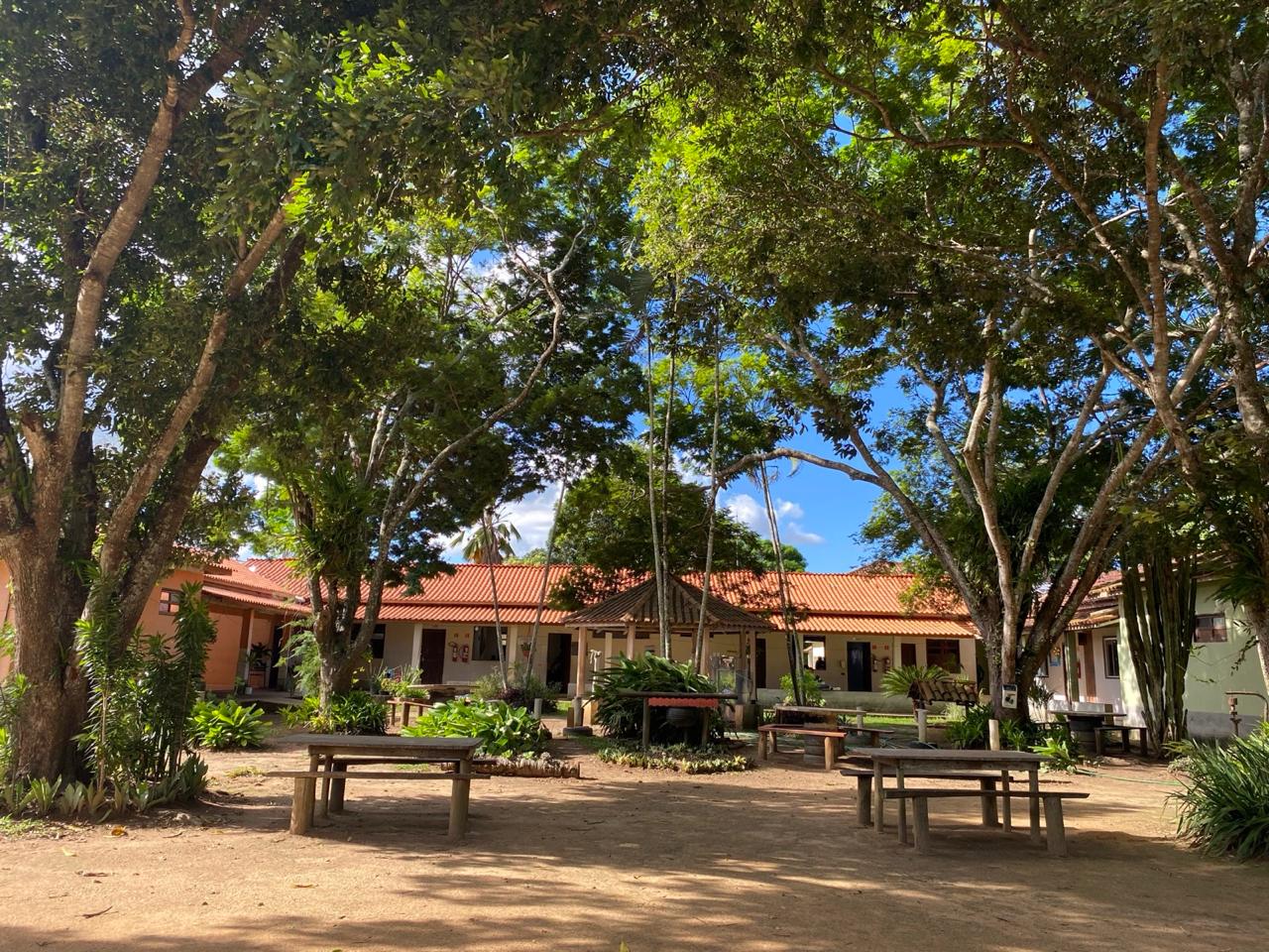 Frente da Escola